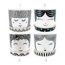 Load image into Gallery viewer, Pot Flower Face Pattern Saucer 13.5x11.5
